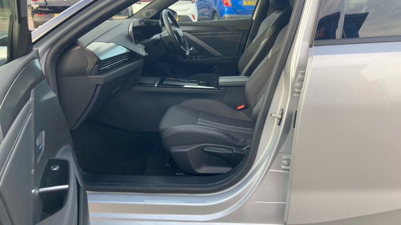 Vauxhall Astra 115kW GS 54kWh 5dr Auto Electric Hatchback